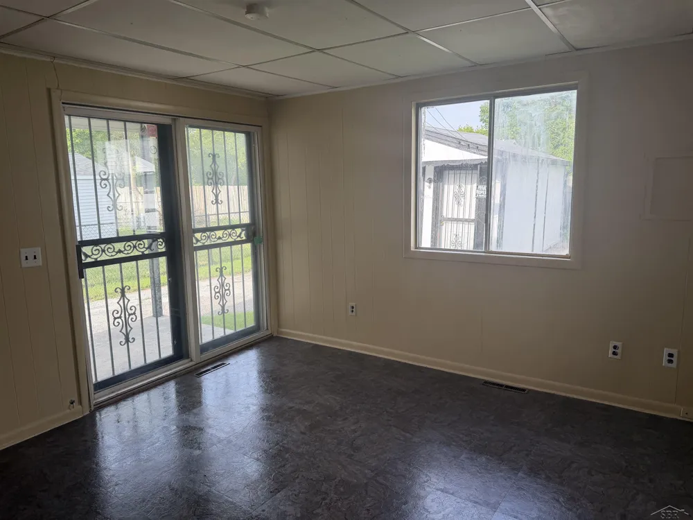 616 S 21st Street Saginaw City, MI 48601