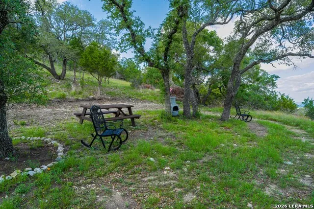 152 JUNGFRAU HILL RD Comfort, TX 78013