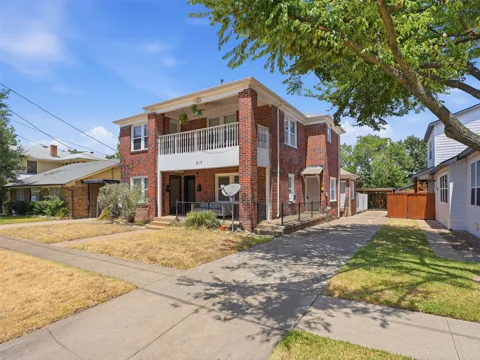 813 W 8th Street #3