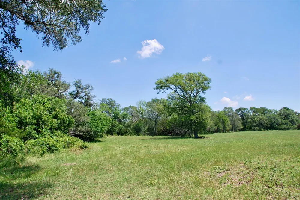 3703 Muehr Road Weimar, TX 78962
