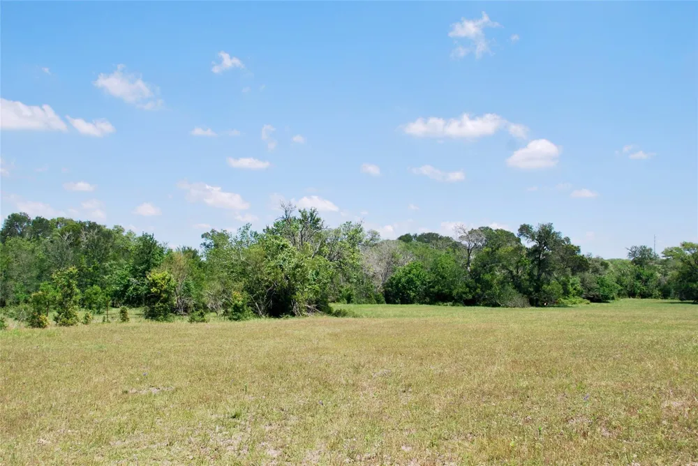 3703 Muehr Road Weimar, TX 78962