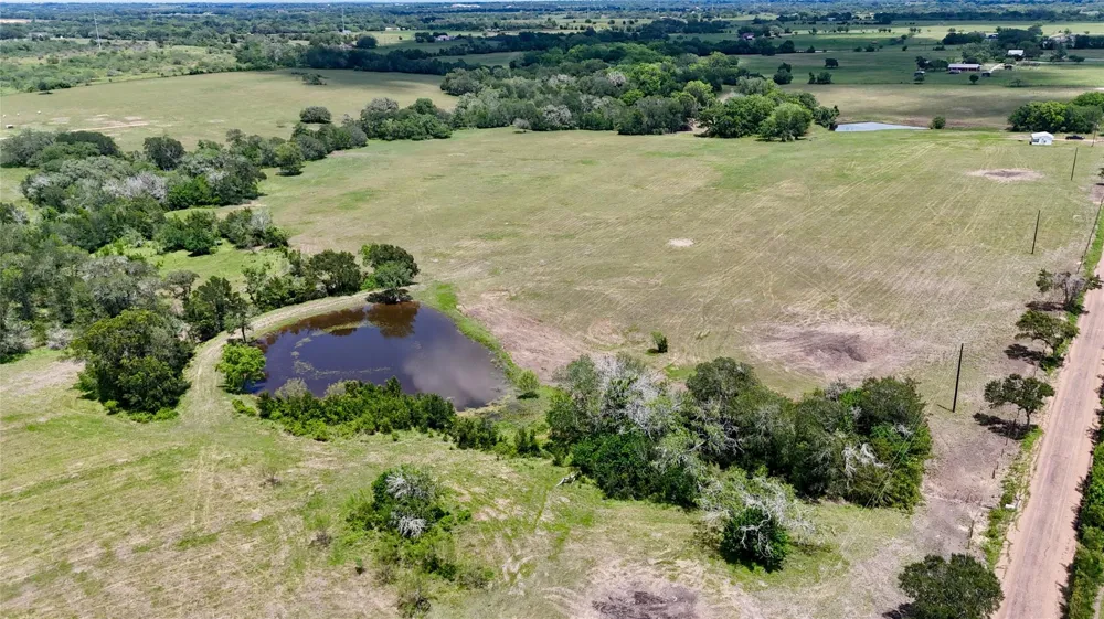 3703 Muehr Road Weimar, TX 78962