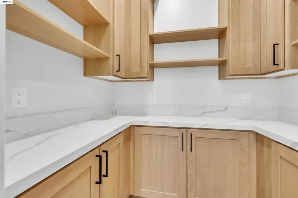5200 Shirehills Lane Carmichael, CA 95608