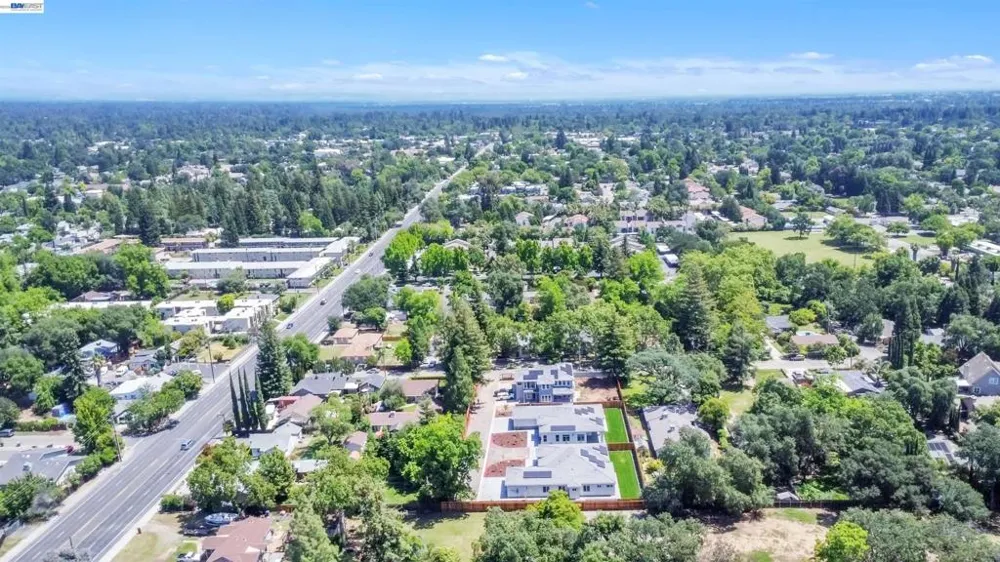 5200 Shirehills Lane Carmichael, CA 95608
