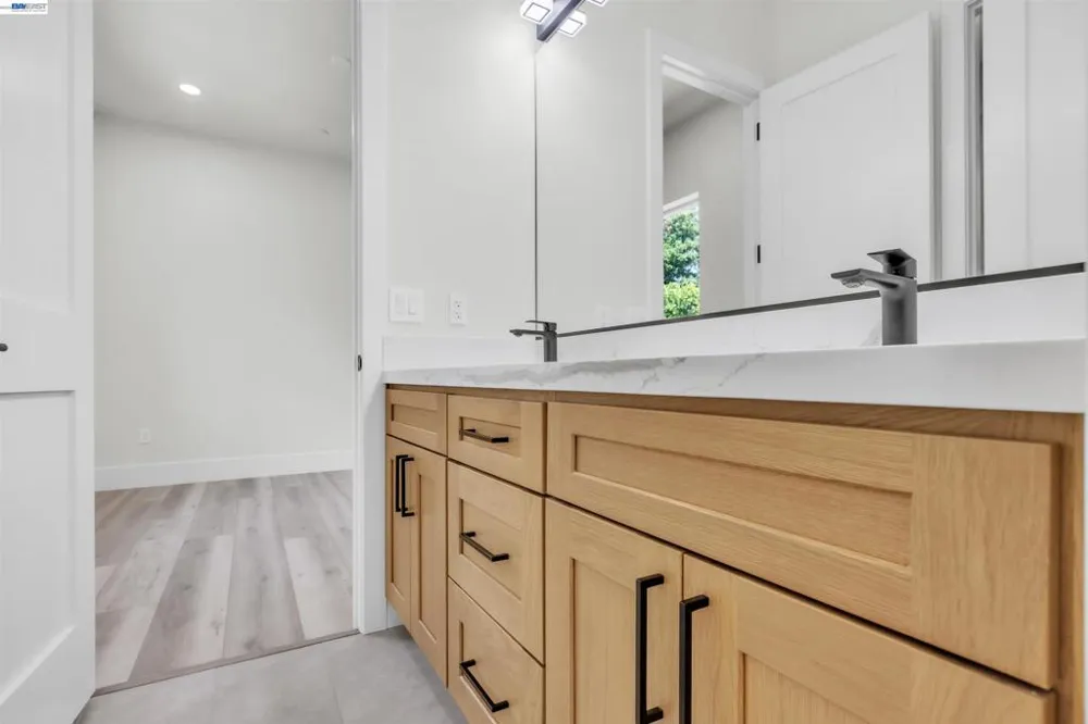 5200 Shirehills Lane Carmichael, CA 95608