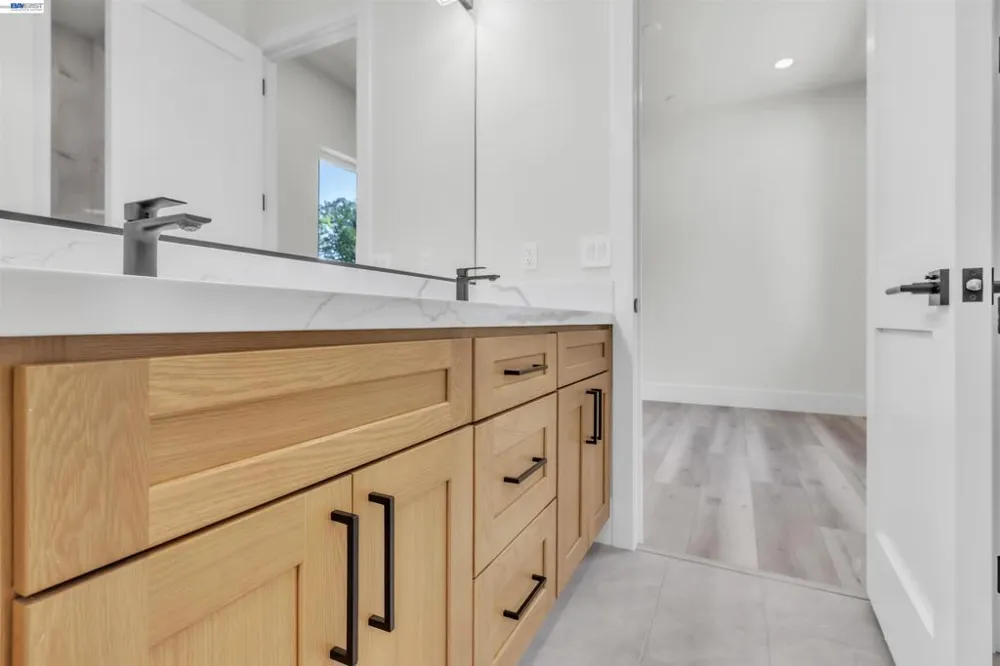5200 Shirehills Lane Carmichael, CA 95608
