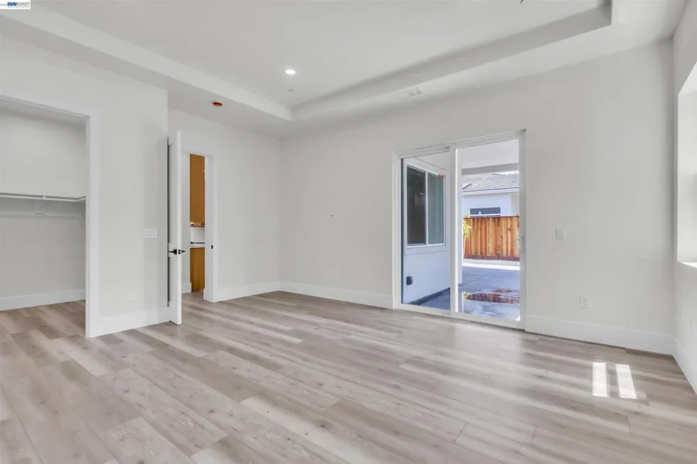 5200 Shirehills Lane Carmichael, CA 95608