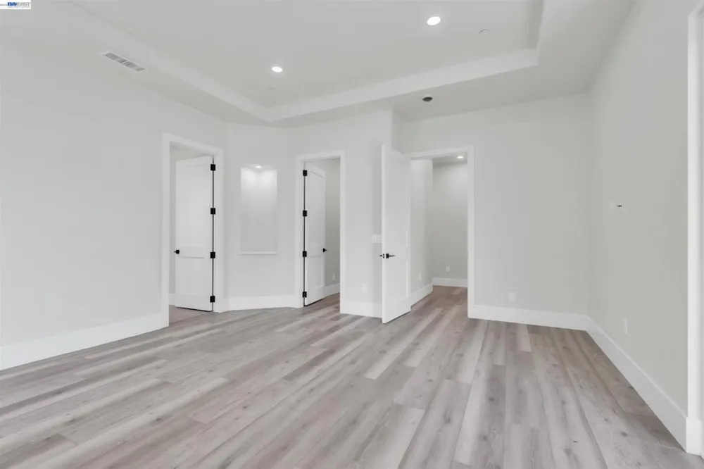 5200 Shirehills Lane Carmichael, CA 95608