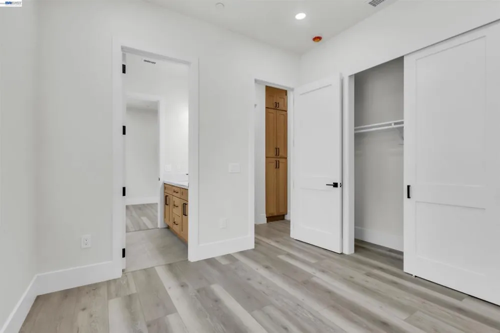 5200 Shirehills Lane Carmichael, CA 95608