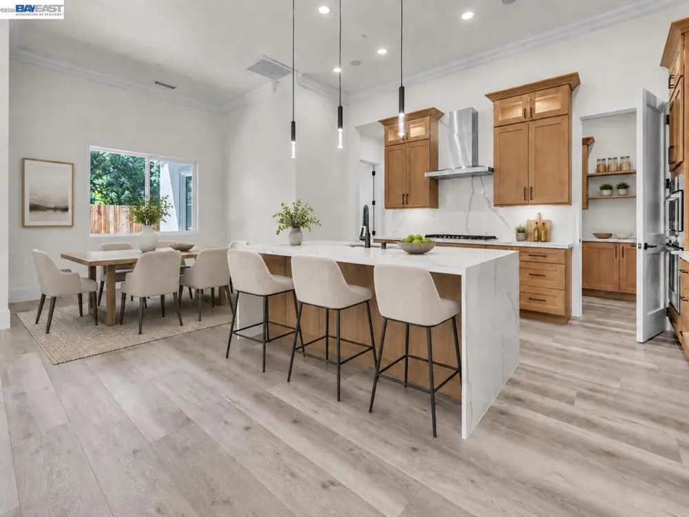 5200 Shirehills Lane Carmichael, CA 95608