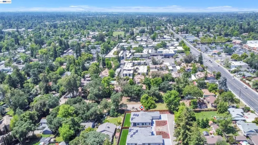 5200 Shirehills Lane Carmichael, CA 95608