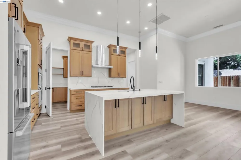 5210 Shirehills Lane Carmichael, CA 95608