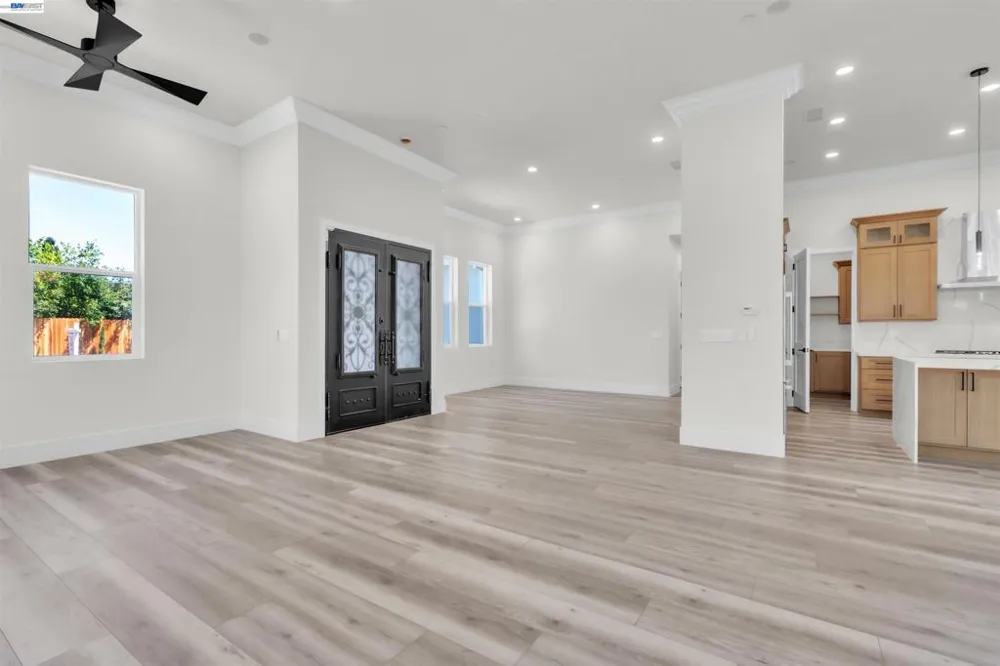 5210 Shirehills Lane Carmichael, CA 95608
