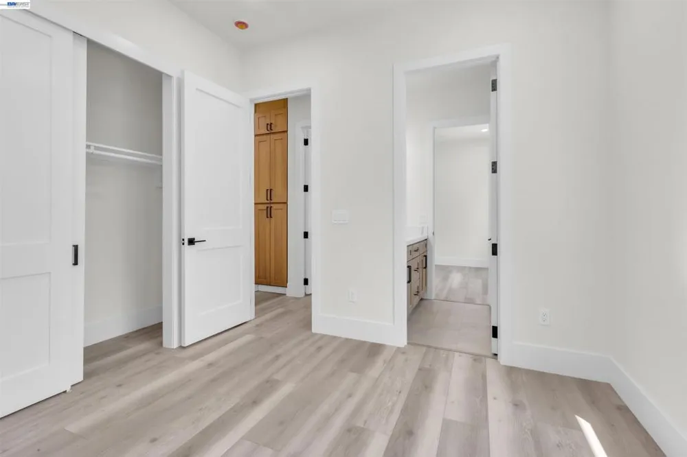 5210 Shirehills Lane Carmichael, CA 95608