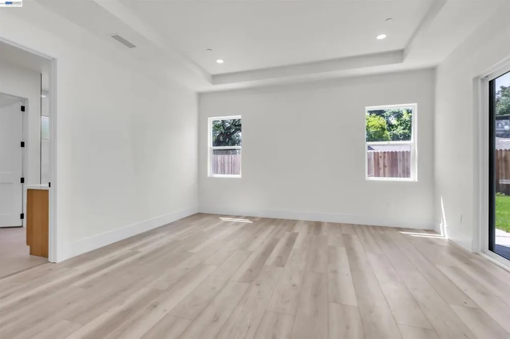 5210 Shirehills Lane Carmichael, CA 95608