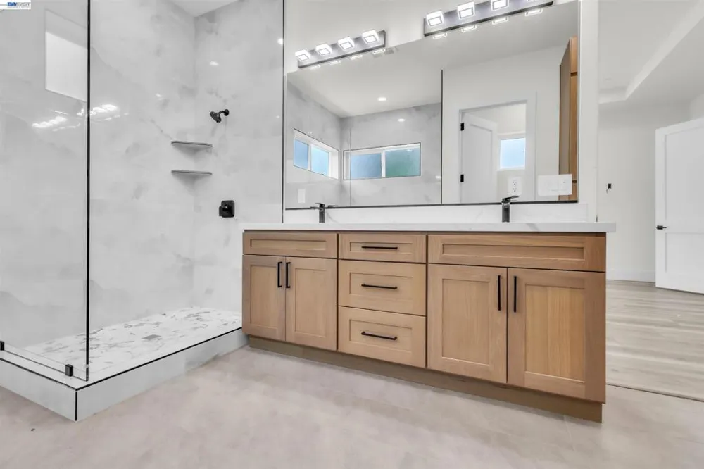 5210 Shirehills Lane Carmichael, CA 95608