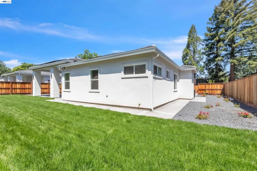5210 Shirehills Lane Carmichael, CA 95608