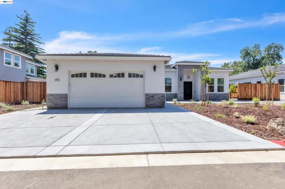 5210 Shirehills Lane Carmichael, CA 95608