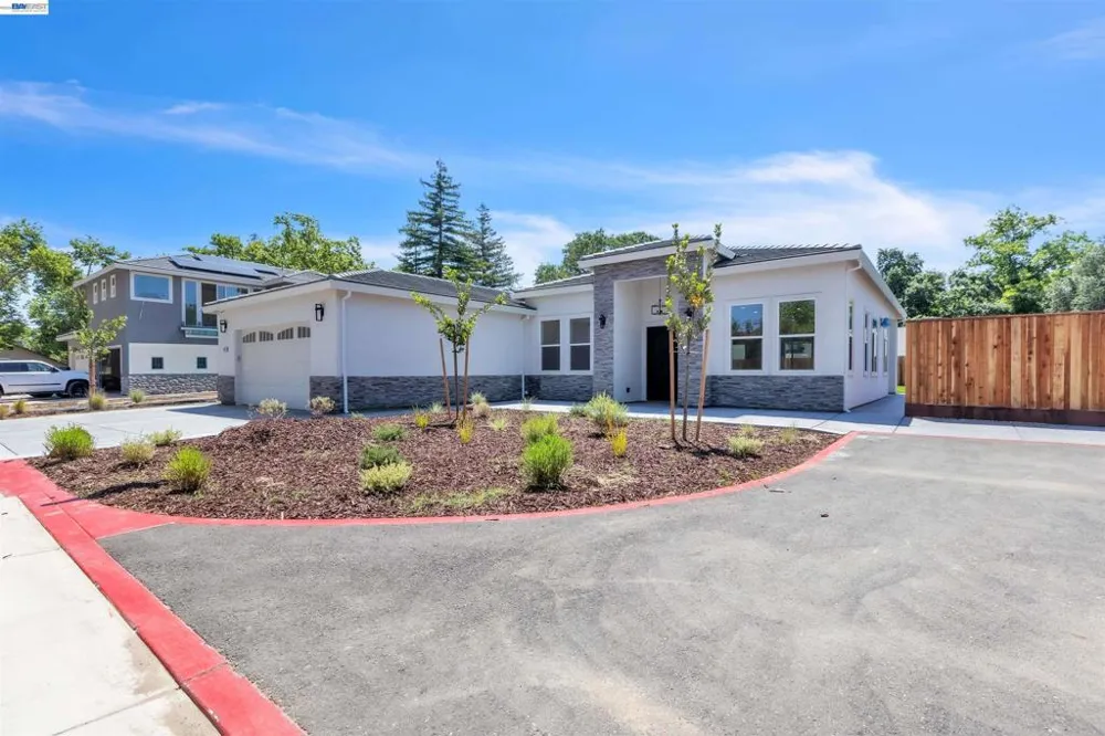 5210 Shirehills Lane Carmichael, CA 95608