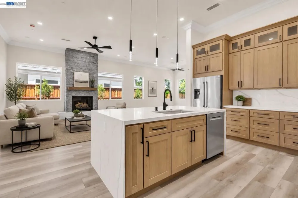 5210 Shirehills Lane Carmichael, CA 95608