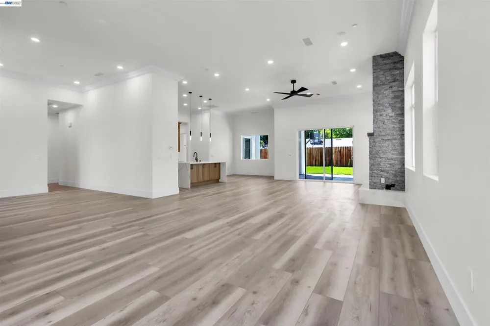 5210 Shirehills Lane Carmichael, CA 95608
