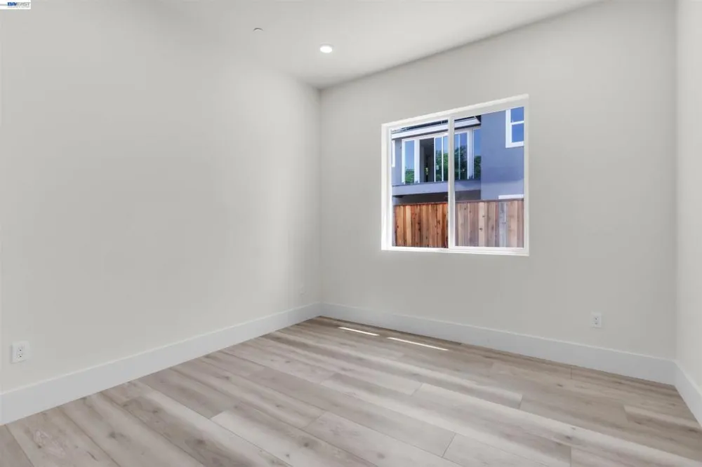 5210 Shirehills Lane Carmichael, CA 95608