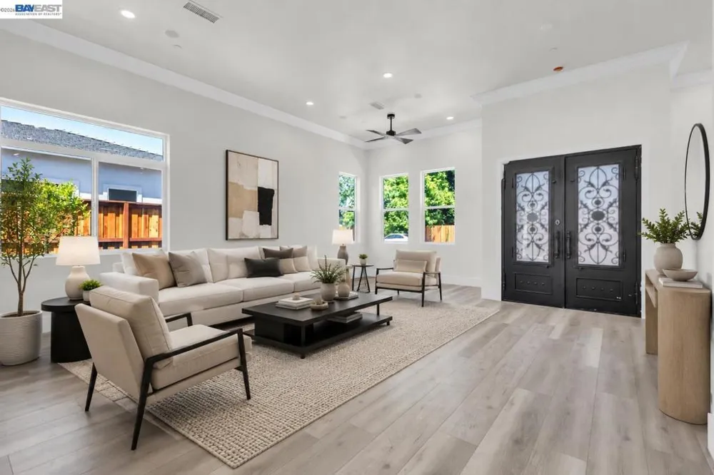5210 Shirehills Lane Carmichael, CA 95608