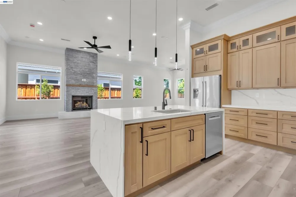 5210 Shirehills Lane Carmichael, CA 95608