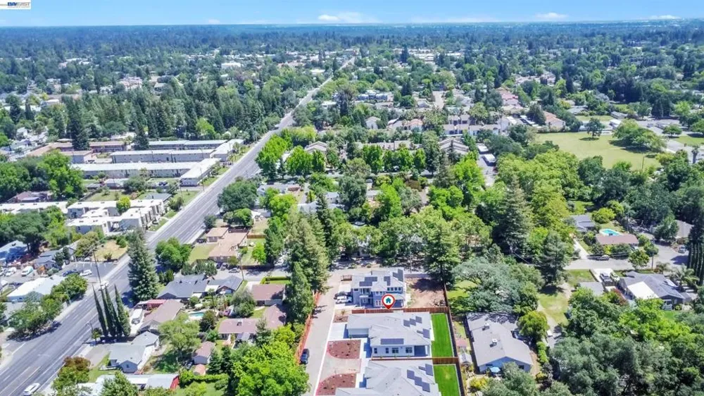 5210 Shirehills Lane Carmichael, CA 95608