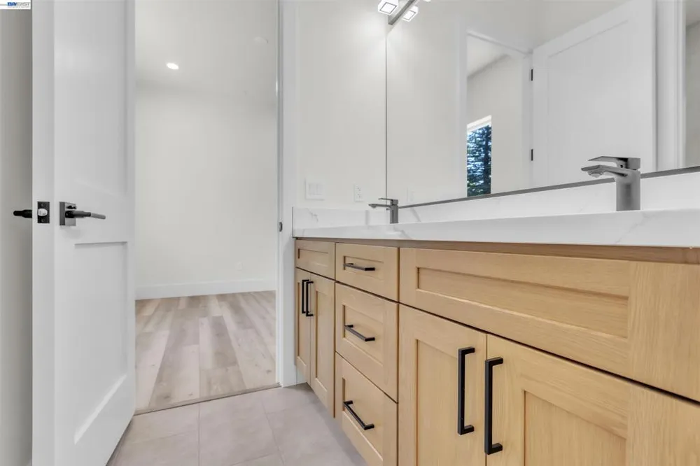 5210 Shirehills Lane Carmichael, CA 95608