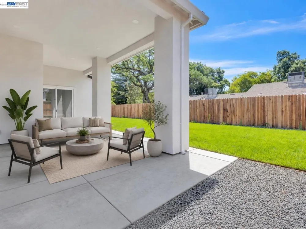 5210 Shirehills Lane Carmichael, CA 95608