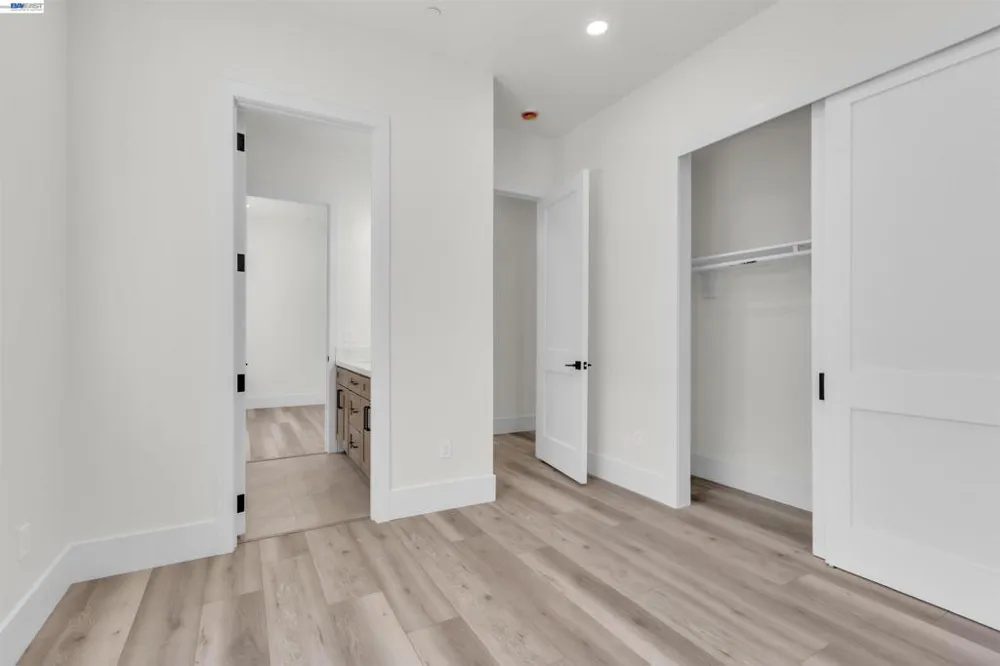 5210 Shirehills Lane Carmichael, CA 95608