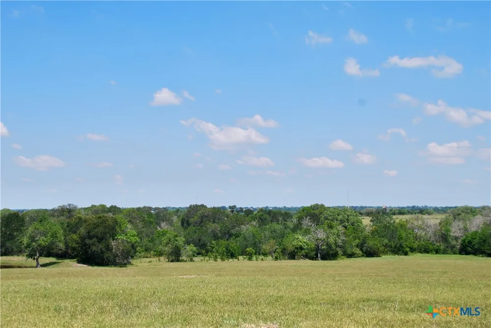 3703 Muehr Road Weimar, TX 78962