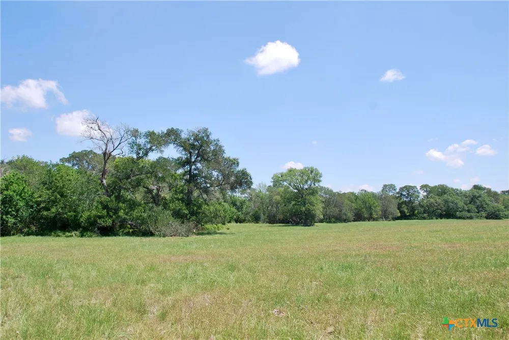 3703 Muehr Road Weimar, TX 78962
