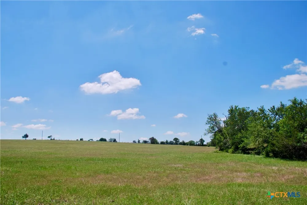 3703 Muehr Road Weimar, TX 78962