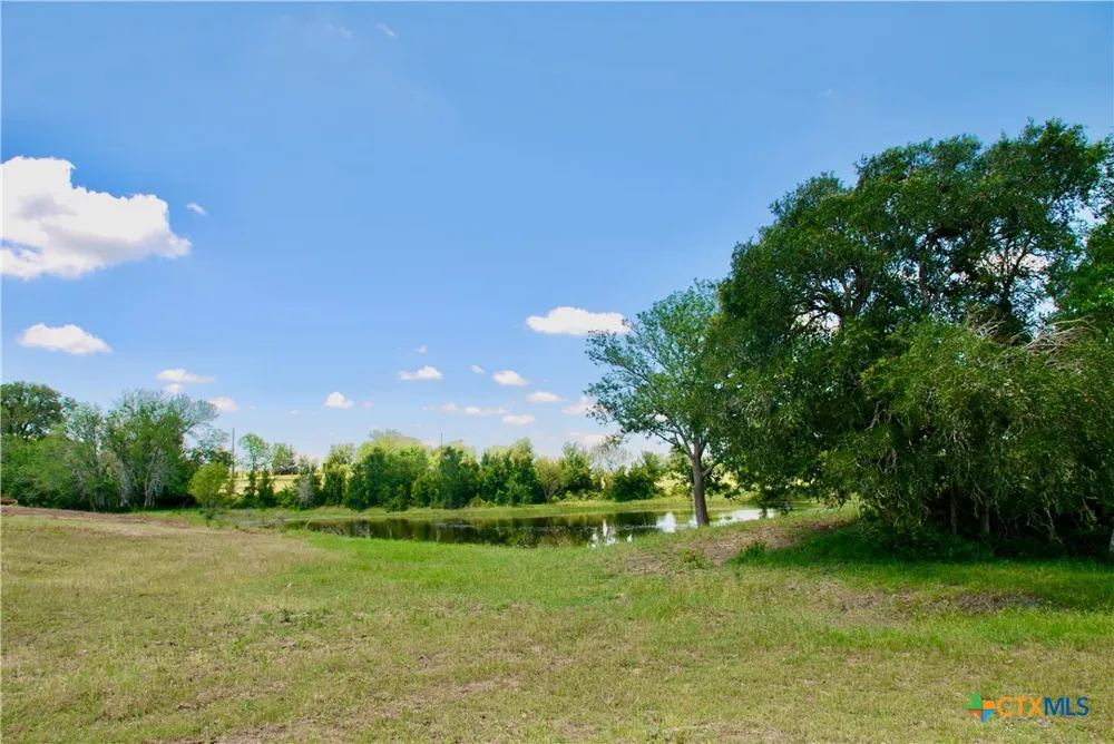 3703 Muehr Road Weimar, TX 78962