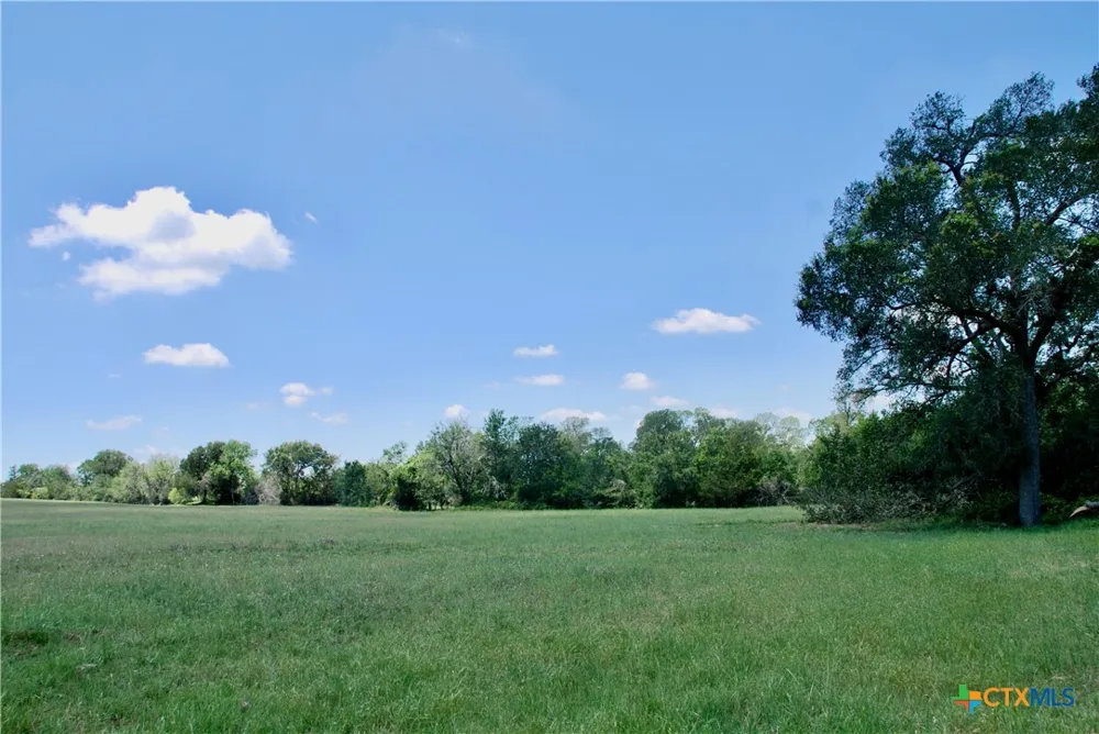 3703 Muehr Road Weimar, TX 78962