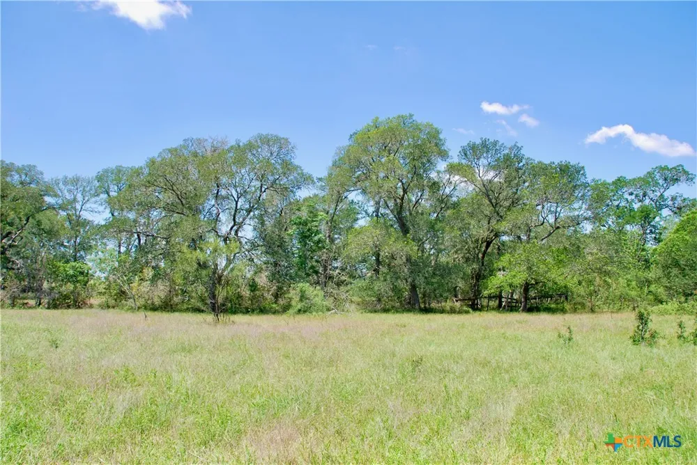 3703 Muehr Road Weimar, TX 78962