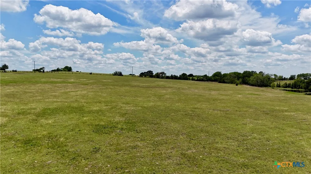 3703 Muehr Road Weimar, TX 78962