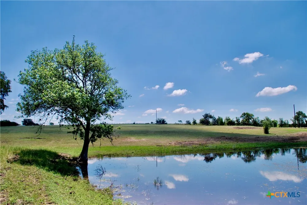 3703 Muehr Road Weimar, TX 78962