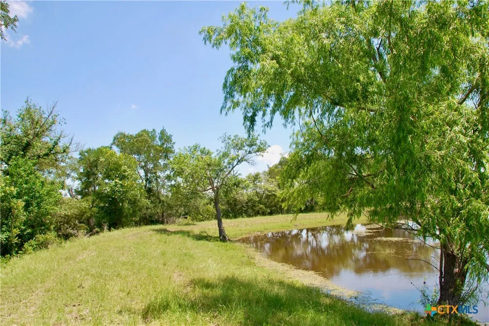 3703 Muehr Road Weimar, TX 78962