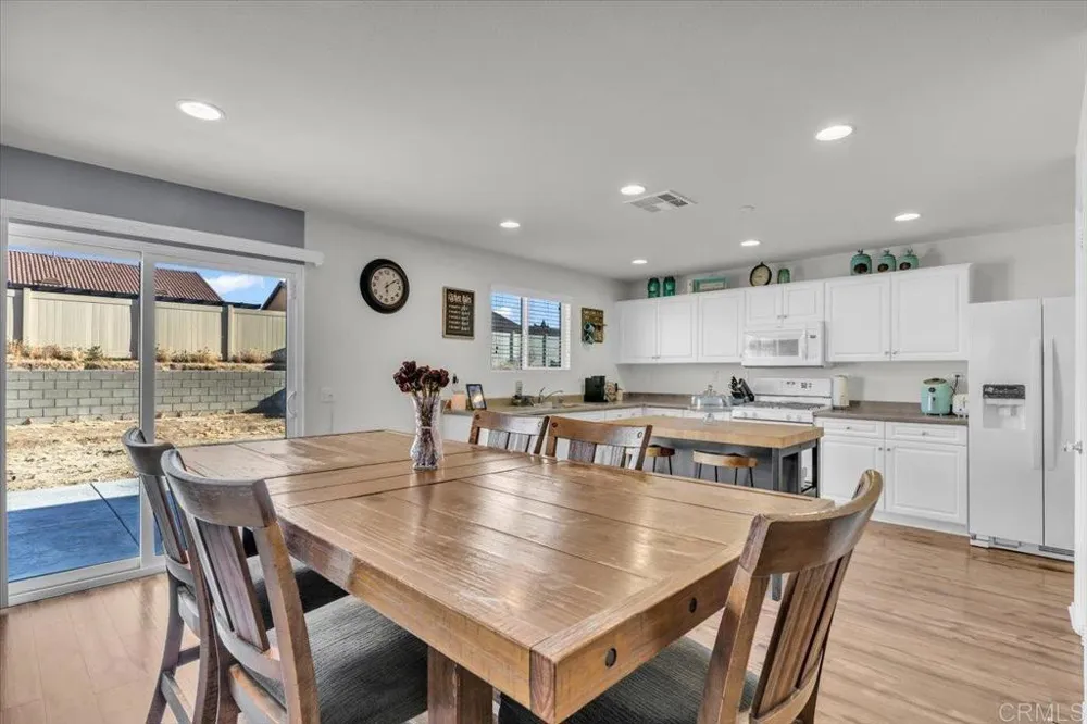 14361 Pioneer Way Victorville, CA 92394