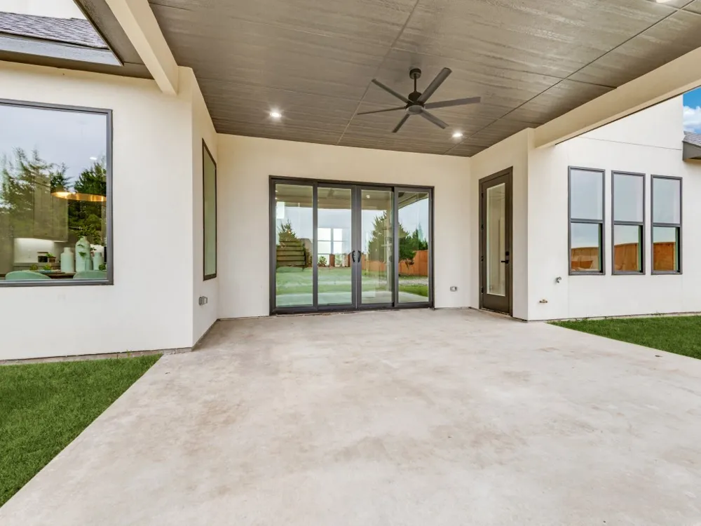 455 Whispering Way Red Oak, TX 75154