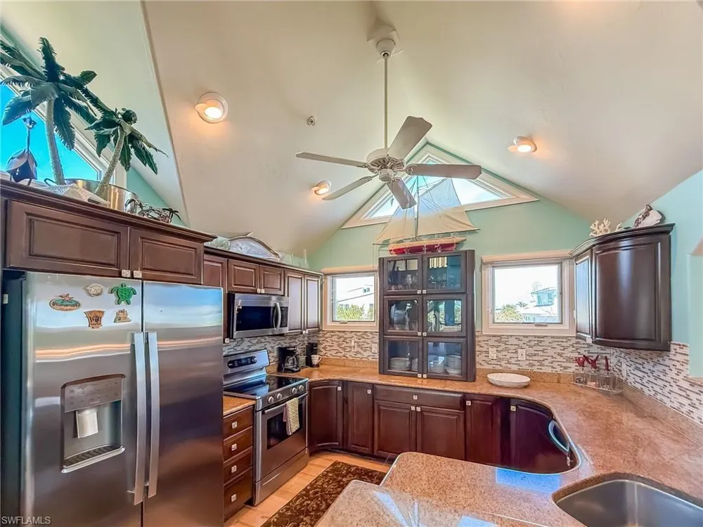 4541 Conch Shell Drive Captiva, FL 33924
