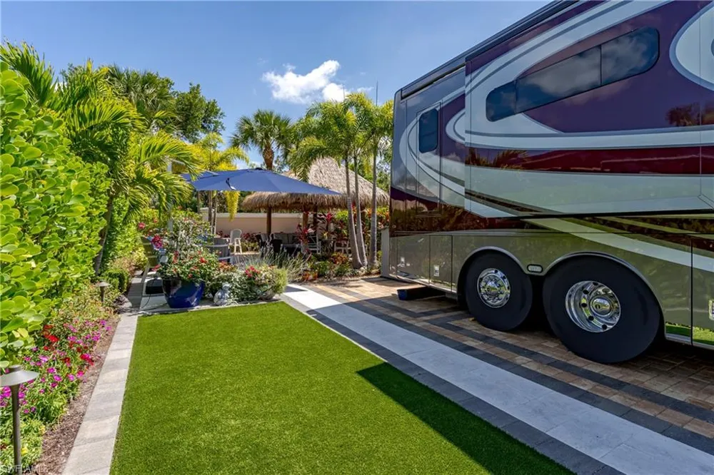 13567 Snook Circle Naples, FL 34114