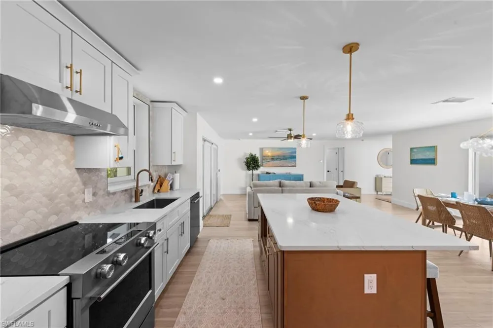 548 Boulder Drive Sanibel, FL 33957