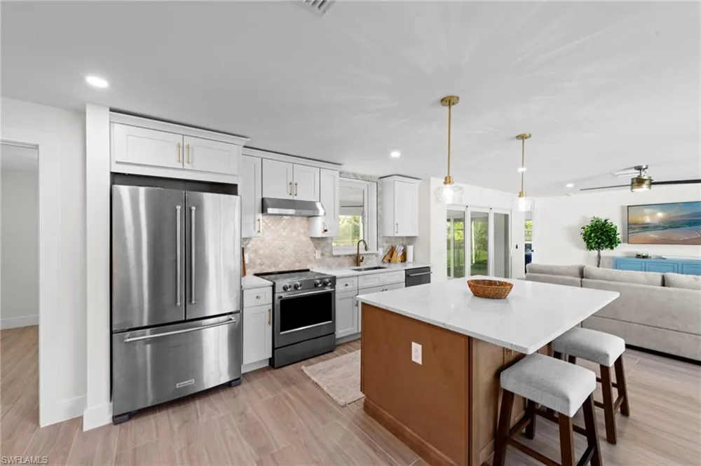 548 Boulder Drive Sanibel, FL 33957