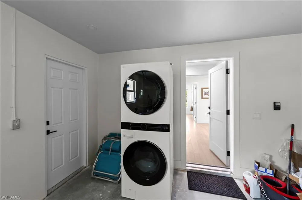 548 Boulder Drive Sanibel, FL 33957
