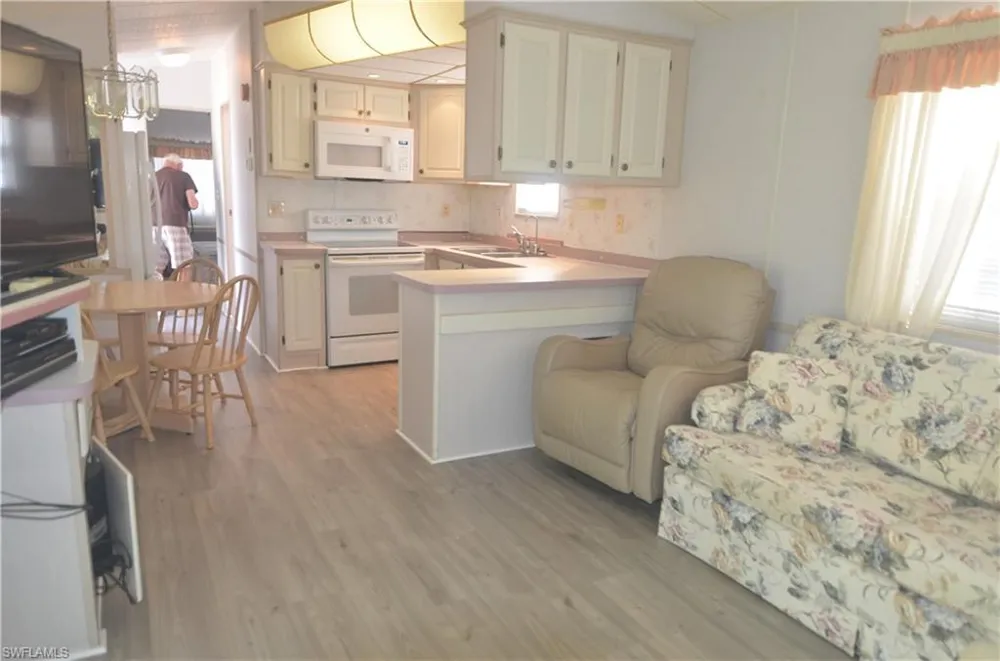 3809 Lemon Twist Loop Bonita Springs, FL 34134