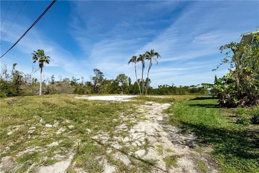 5966 Cove Street St. James City, FL 33956